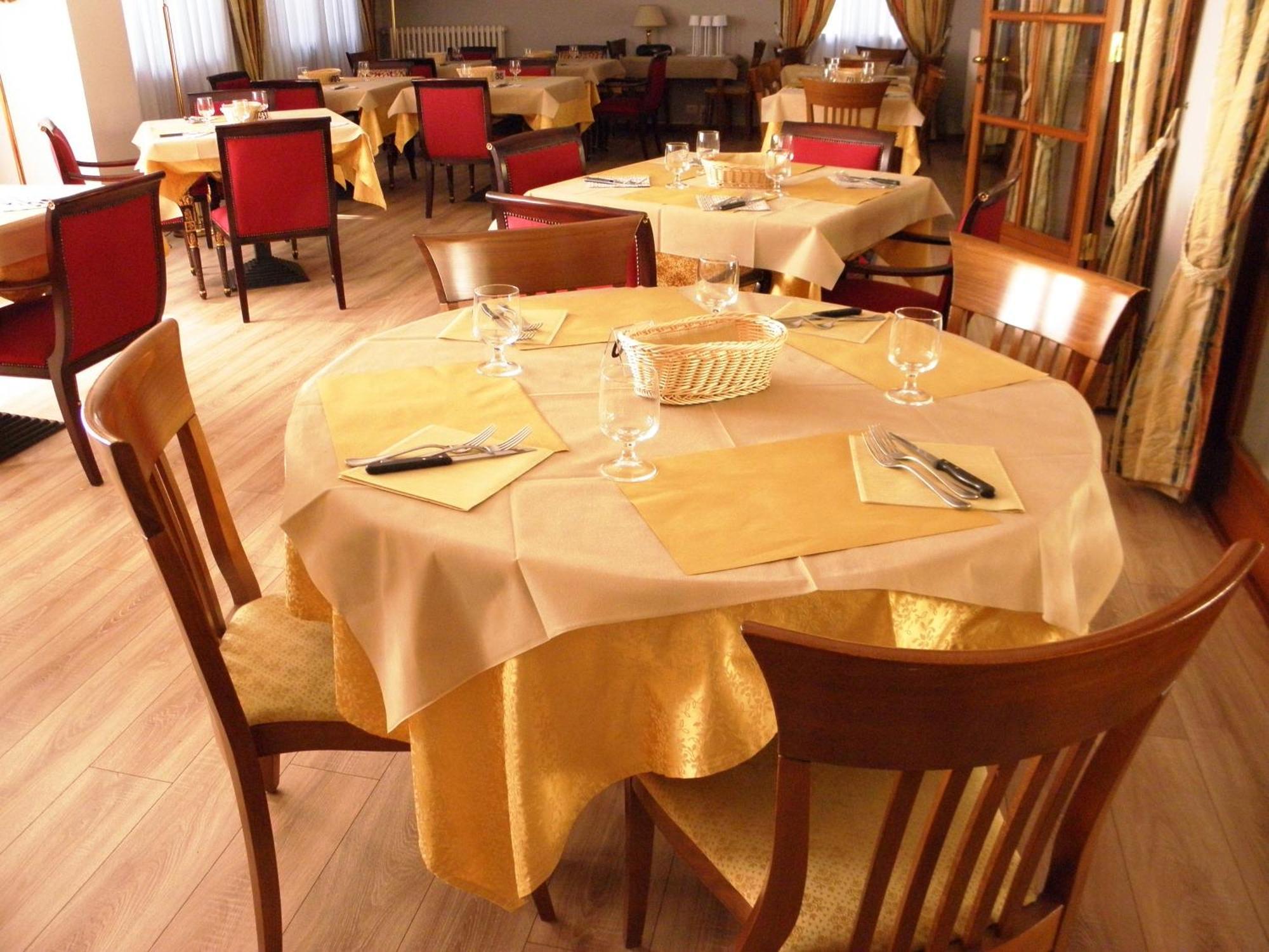Albergo Ristorante Bigiu 圣奥莫波诺伊马加 外观 照片