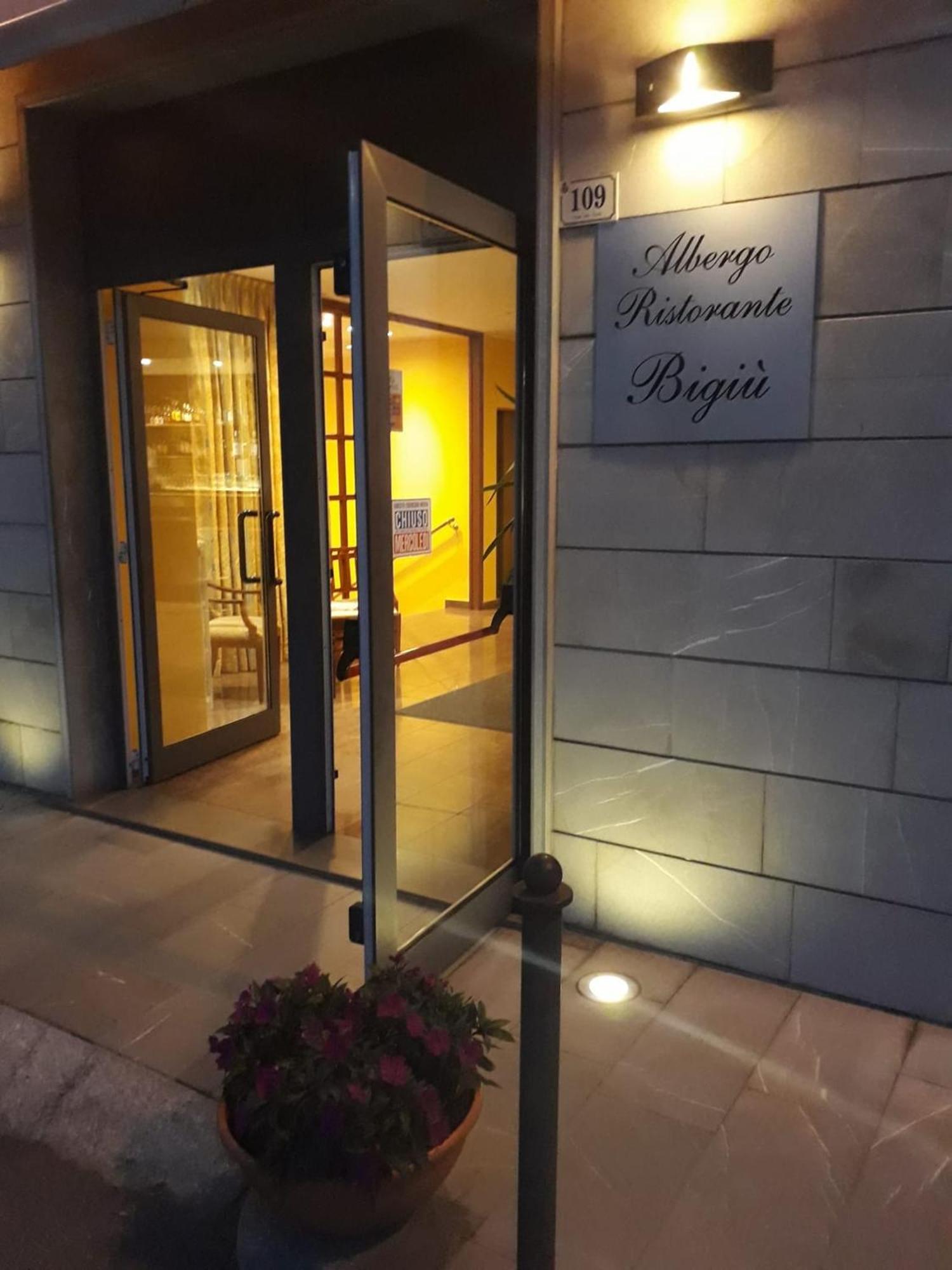 Albergo Ristorante Bigiu 圣奥莫波诺伊马加 外观 照片